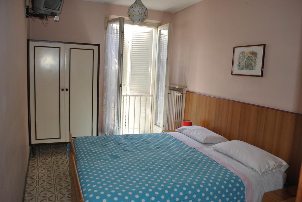 Albergo Alla Rocca Garda  Ruang foto