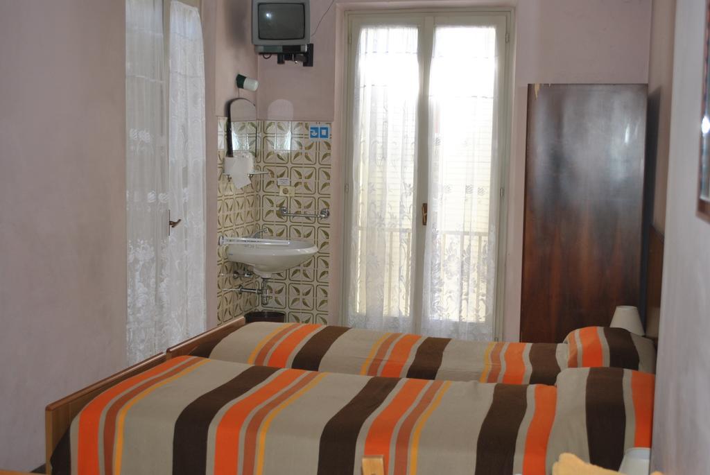 Albergo Alla Rocca Garda  Ruang foto