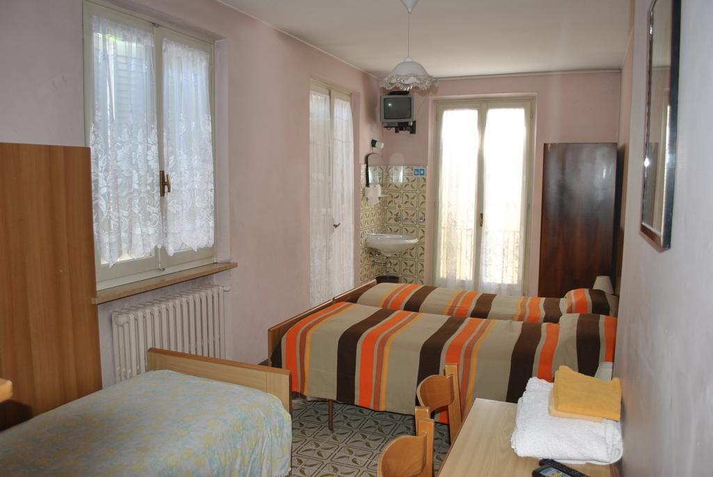 Albergo Alla Rocca Garda  Ruang foto