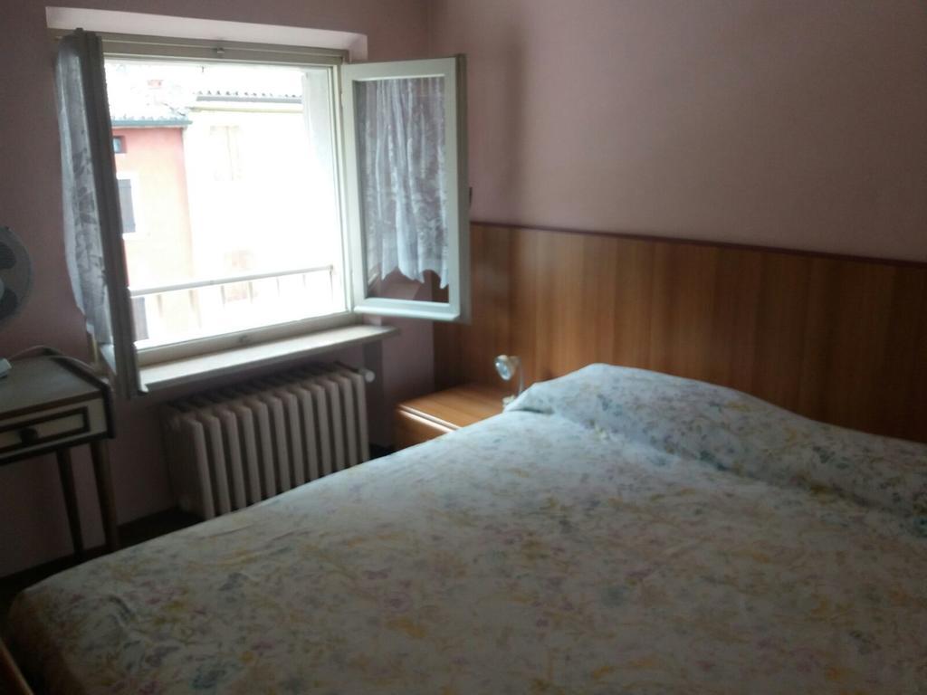 Albergo Alla Rocca Garda  Bagian luar foto